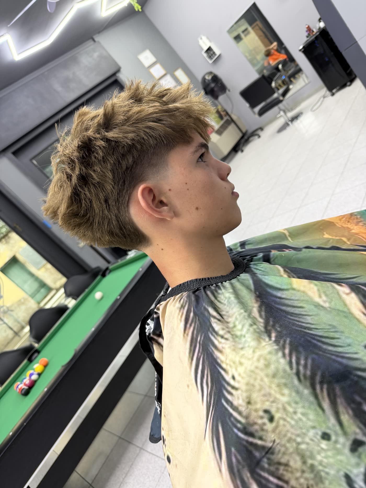 Taglio uomo medio con schiariture, Salon Ramona